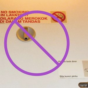 Kapitelbild: Passengier öffnet PaxTür iso KloTür