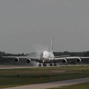 Kapitelbild: A380 Landung in Oshkosh