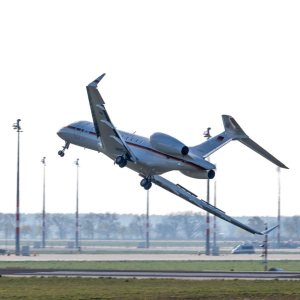 Folge 100: Bild der Landung Global Express