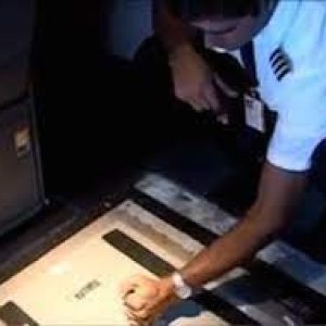 Folge 110: Frage von Patrick: MH370 Netflix Doku. E&E Compartment Door