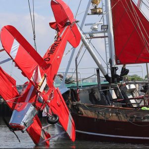 Folge 151: Bild des Fliegers am Haken