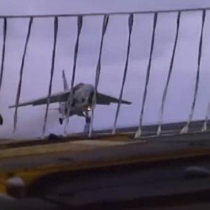 Folge 160: Video von eine Barricade Net Landing