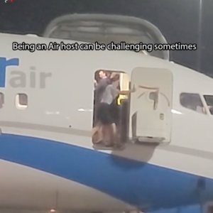 Folge 164: Flugbegleiter(in) lässt sich helfen!