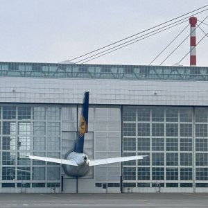 Folge 213: Heck im Hangar-Tor