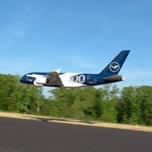 Folge 226: World's Biggest RC A380 - Lufthansa 100th