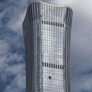 Folge 231: UL Fliegt in ein Hochhaus in Peking